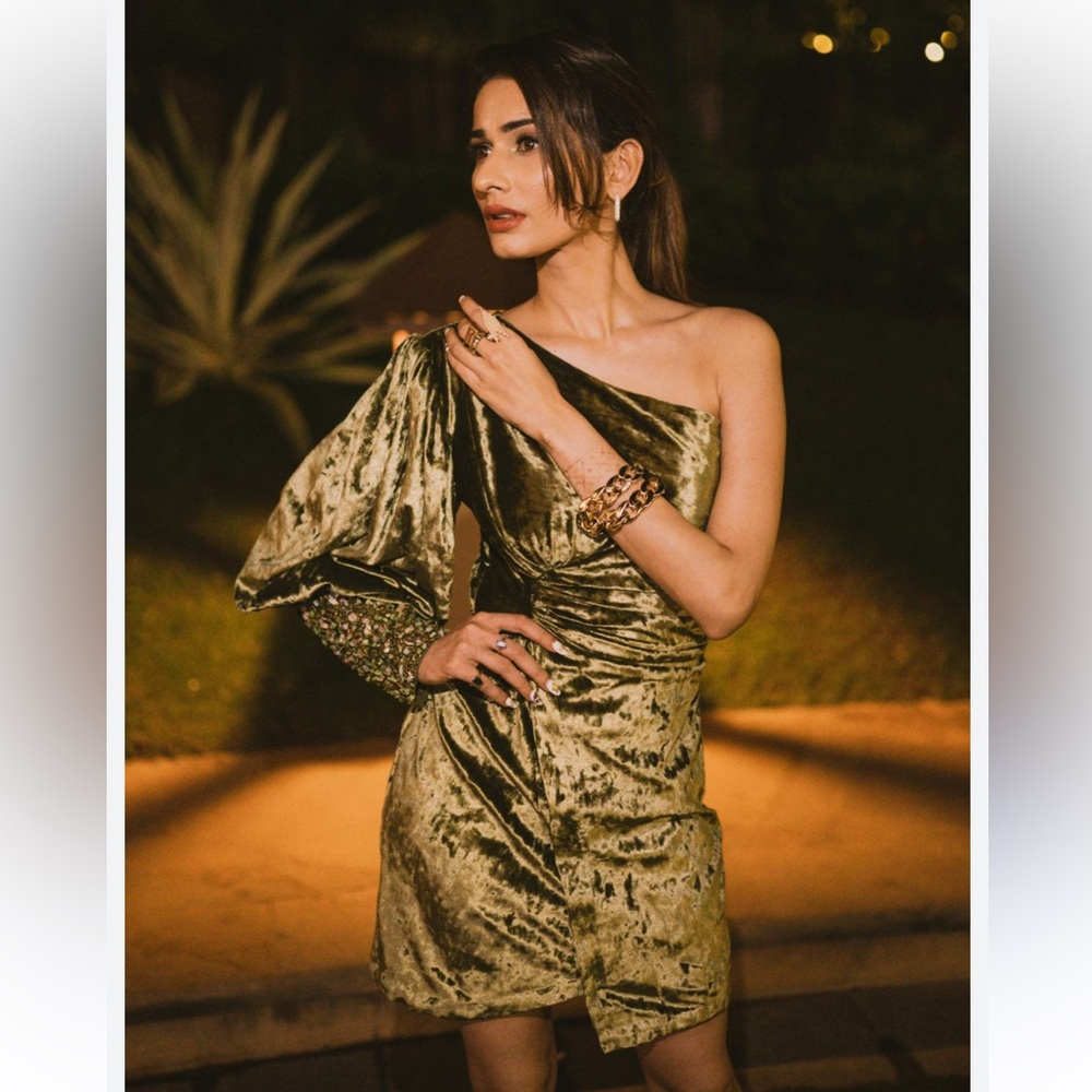 ANTHROPOLOGIE Nirmooha One Shoulder Green Velvet Beaded Cuff Mini Dress Size 14